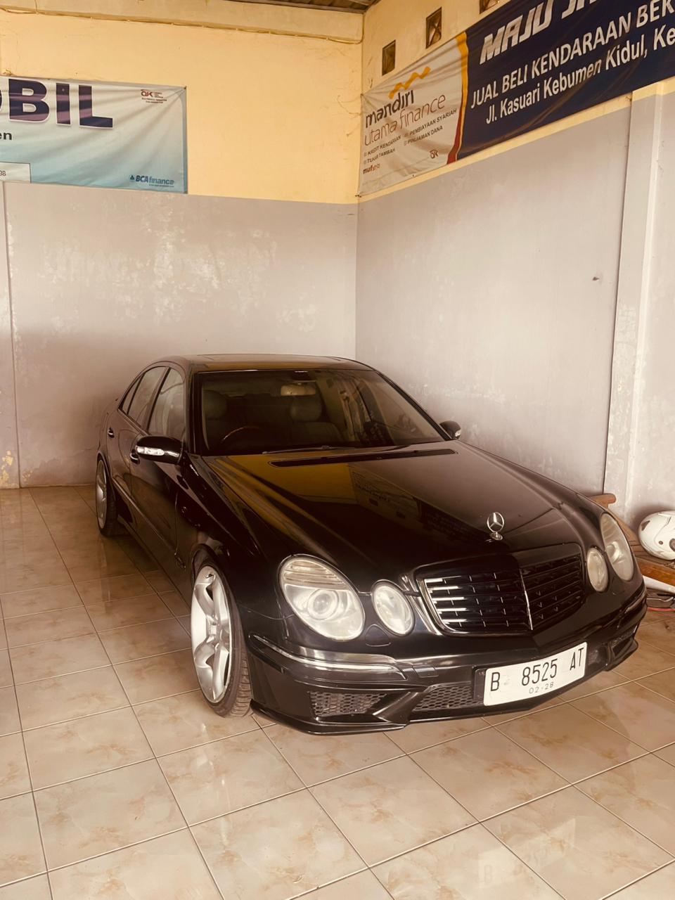 Mercedes-Benz E-Class W211 E280/E300 AMG Look
